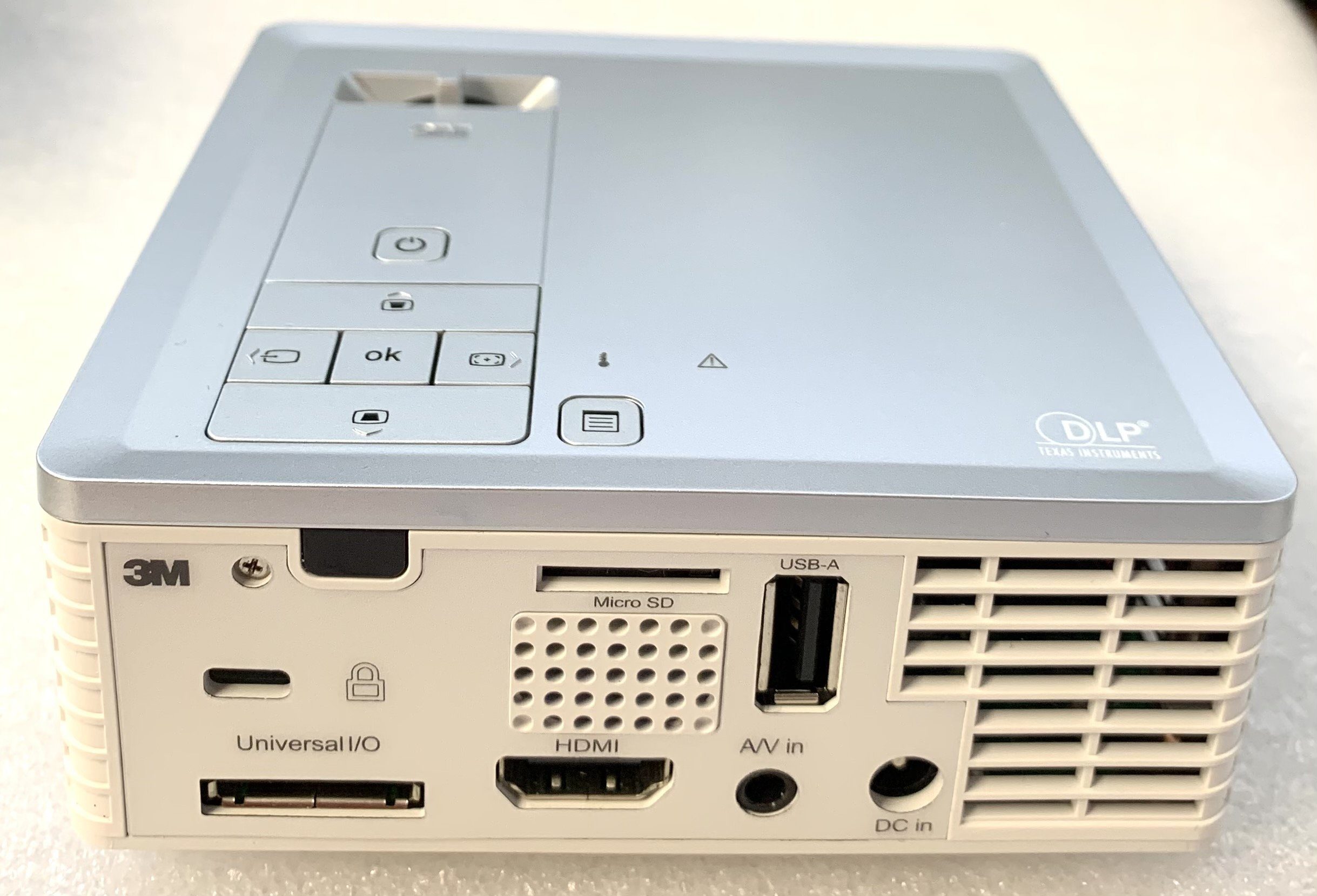 3M MP410 Projector