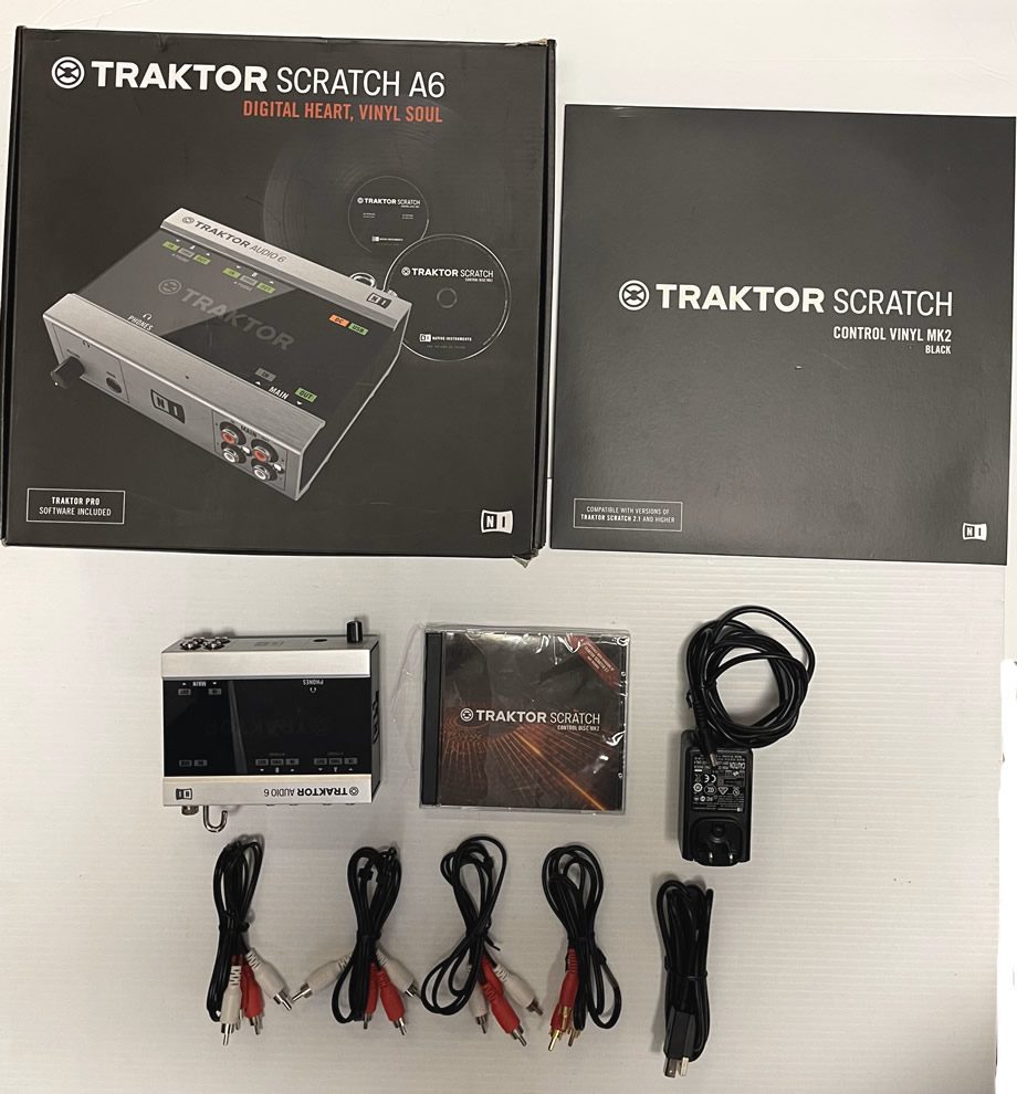 DJ機器 TRAKTOR Scratch A6