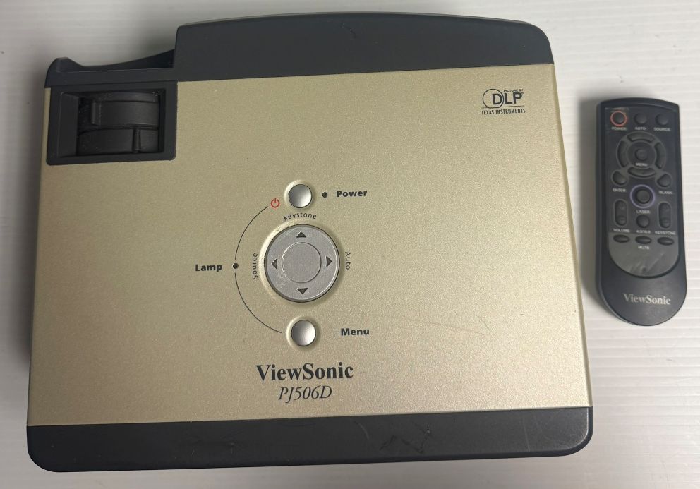 ViewSonic PJ506D DLP Projector (2000 LUMENS, SVGA Resolution 800 x 600) (USED) - Image 2